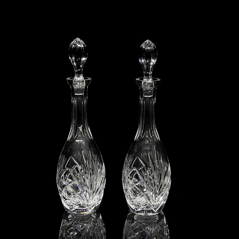 Pareja de licoreras de cristal tallado, Europa, s.XX