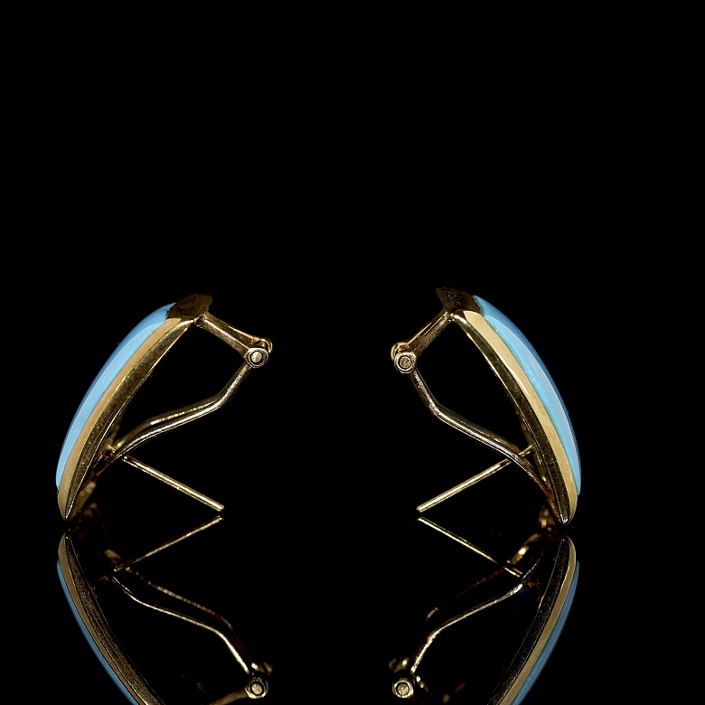 Pendientes con turquesa en oro amarillo de 18 k
