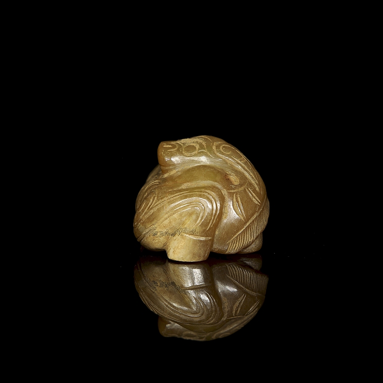 Figura de jade amarillo