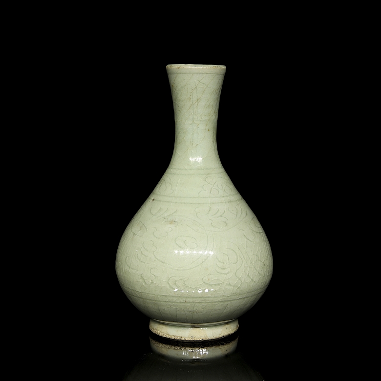 Jarrón de cerámica con esmalte celadón 