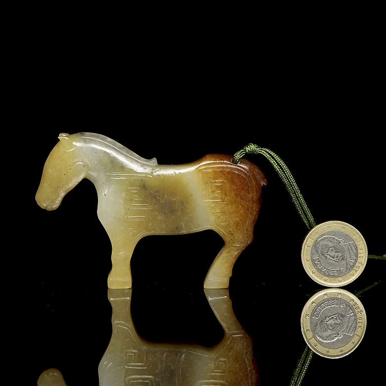 Colgante de jade tallado