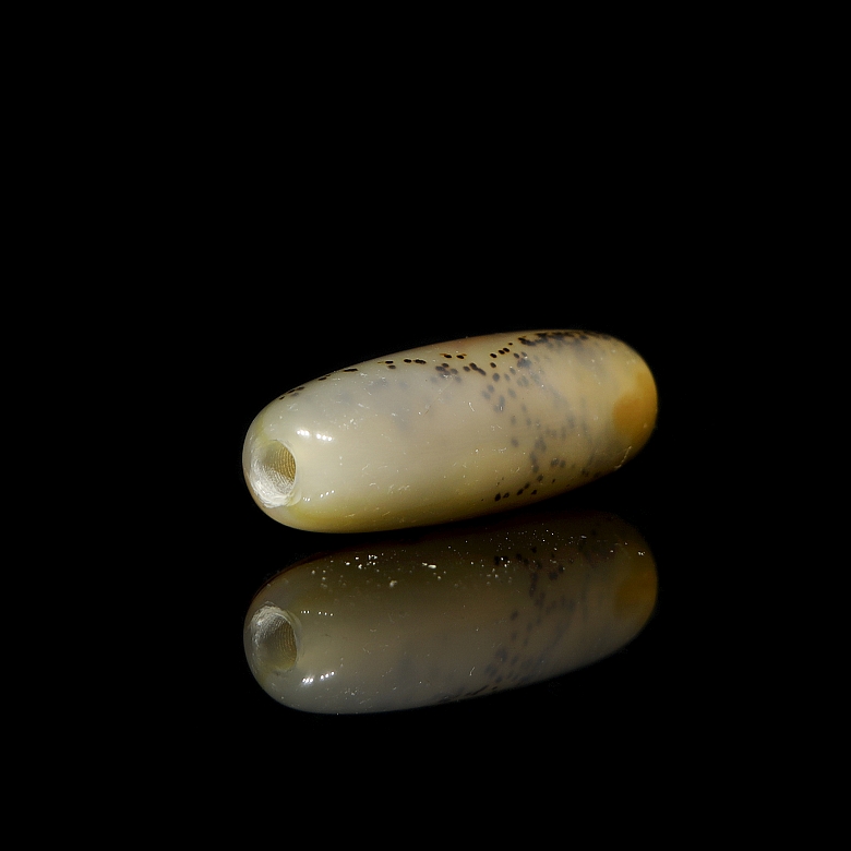 Carved agate Dzi bead, Liao dynasty - 1