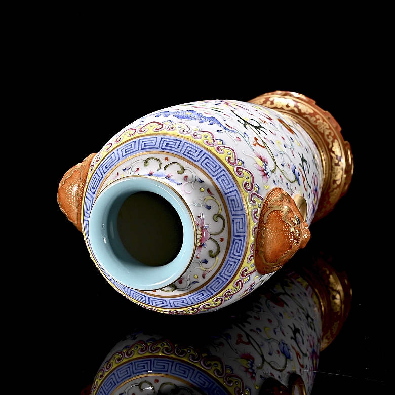 Jarrón de porcelana 