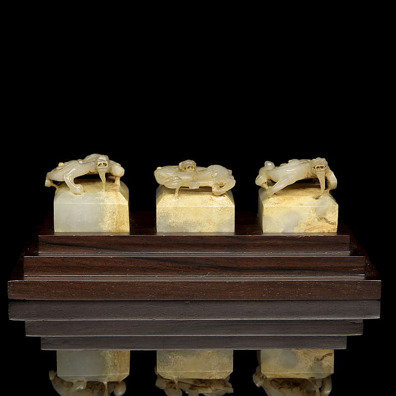 Conjunto de tres sellos de jade blanco