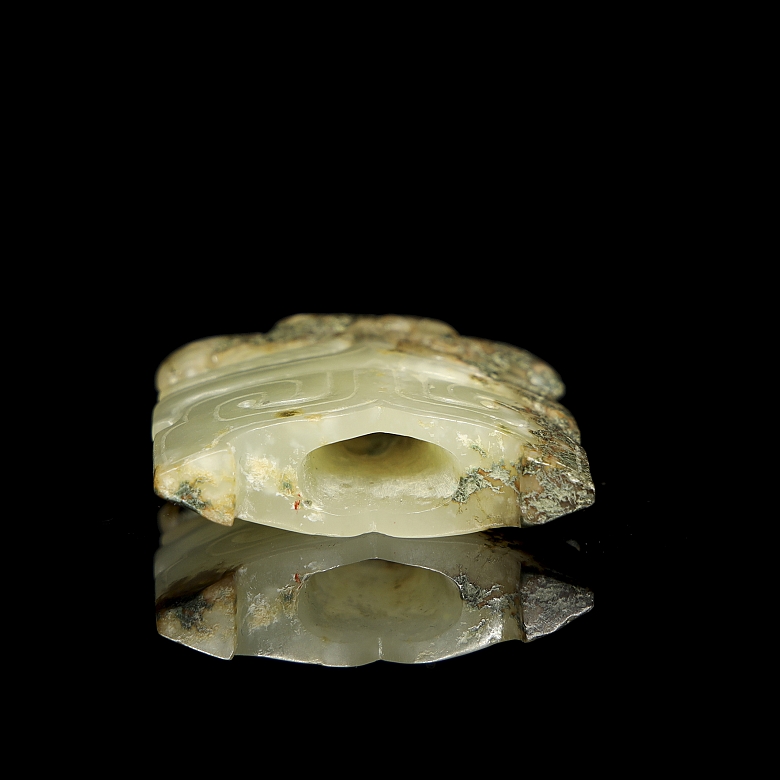 Colgante tallado en jade 