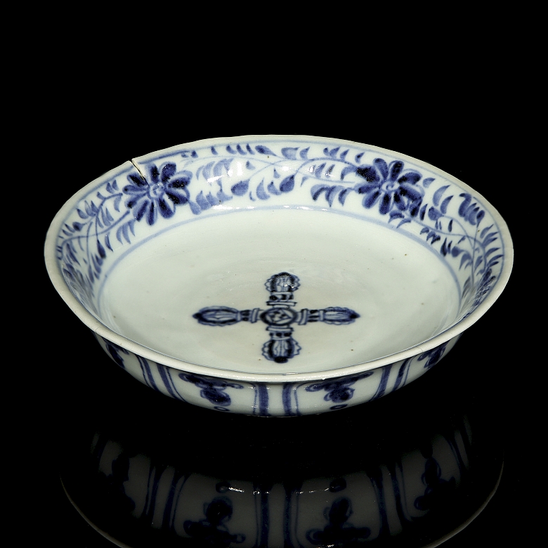 Pequeño plato de porcelana esmaltada en azul y blanco, dinastía Qing - 5