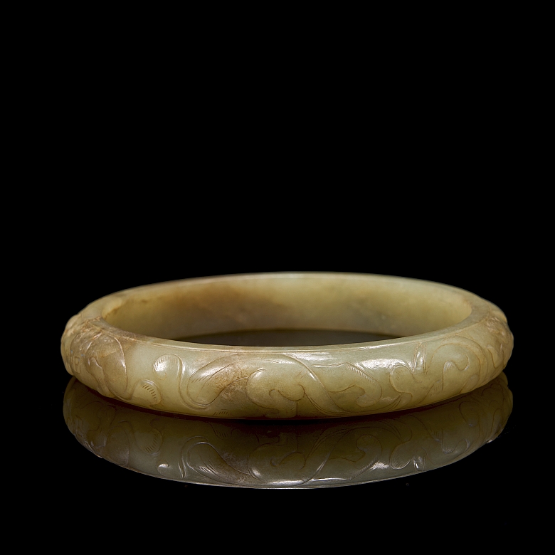 Hetian jade bracelet carved 