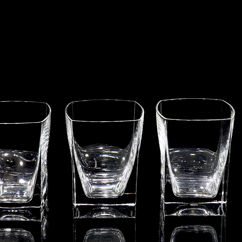 Juego para licor con cubitera y cinco vasos, s.XX