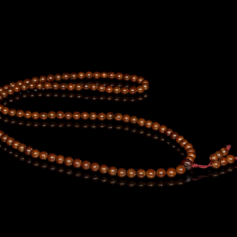 Collar de ciento ocho cuentas de semilla, dinastía Qing