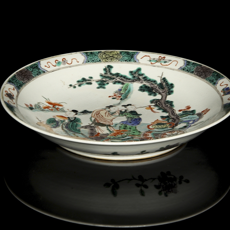 Plato de porcelana esmaltada familia verde 