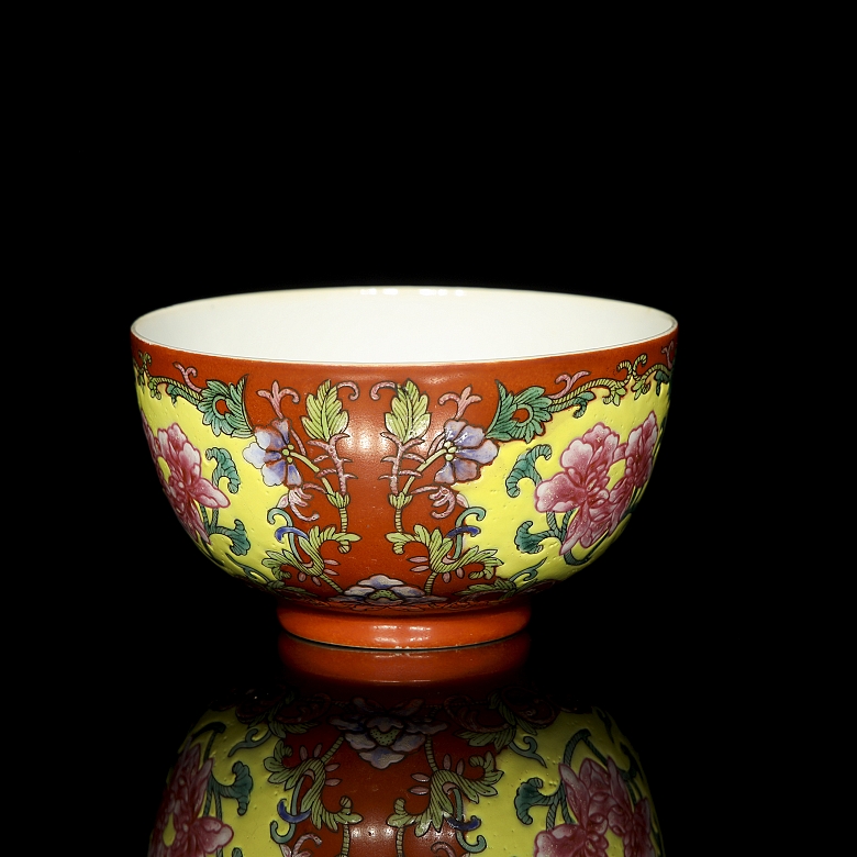 Cuenco de porcelana esmaltada