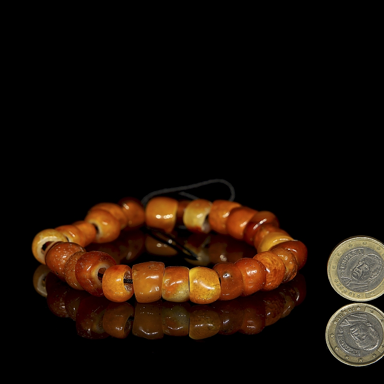 Pulsera de veintisiete cuentas de ágata, dinastía Zhou