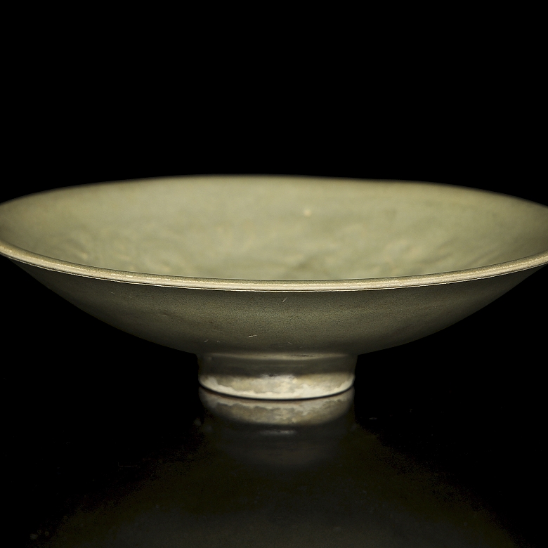 Celadon glazed porcelain bowl, Song style