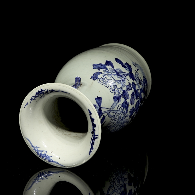 Jarrón de porcelana esmaltada