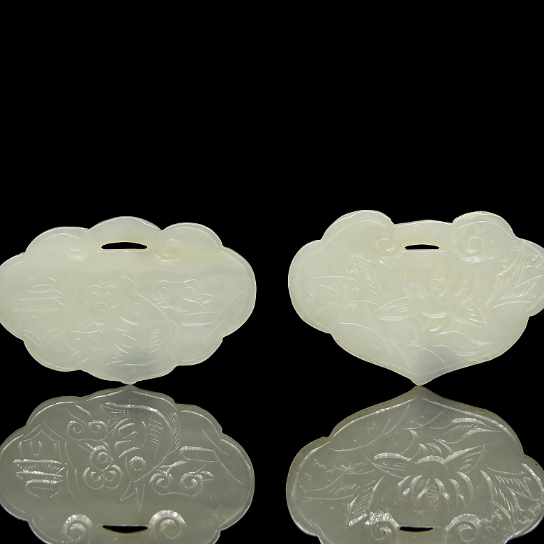 Pair of jade pendants, ‘Lotus and Bird,’ Qing dynasty