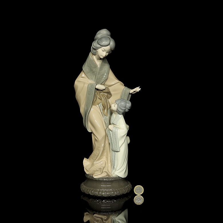 Nao figurine by Lladró, “Geisha with child,” 1980 - 7