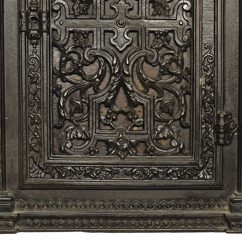 木质与铸铁壁柜，19世纪