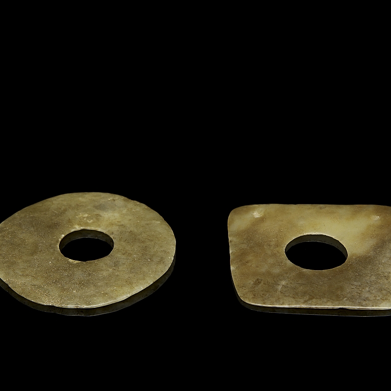 Two Hongshan-style jade pendants - 5