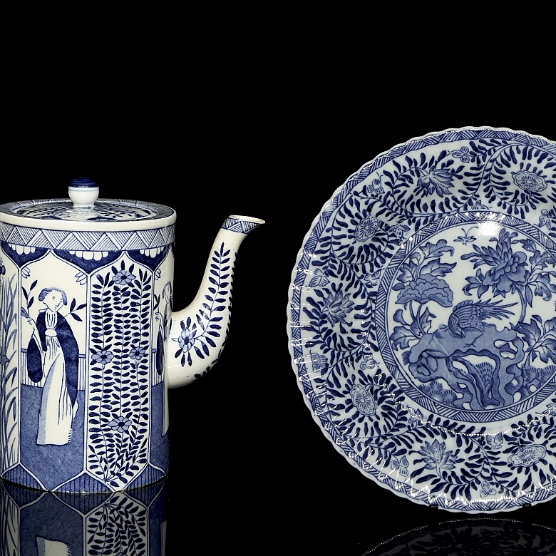 马斯特里赫特莫萨瓷器，中式瓷质茶壶及托盘，荷兰，20世纪