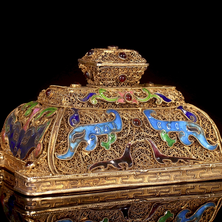 Incensario de jade blanco Hetian, plata y esmaltes, dinastía Qing