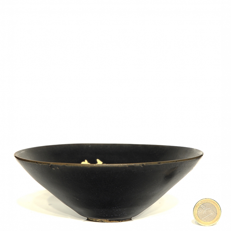 Cuenco de gres con vidriado negro