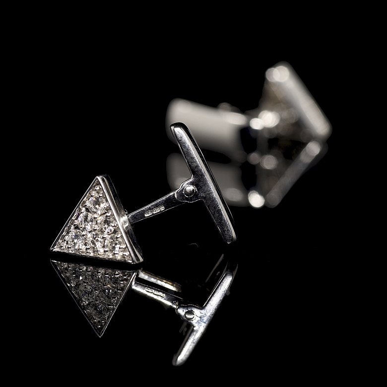 Gemelos de oro blanco de 18k y brillantes con diseño geométrico