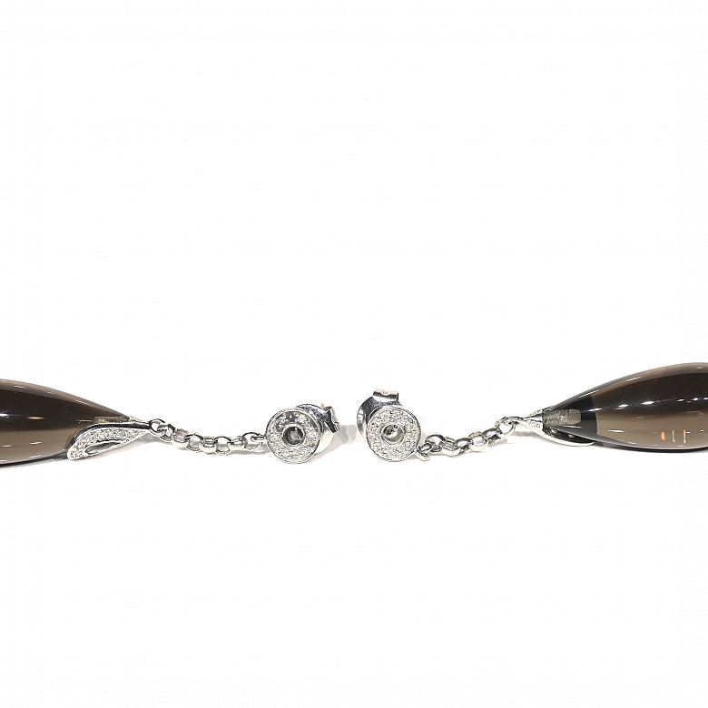 Pendientes de oro blanco de 18k con cuarzo fumé y diamantes