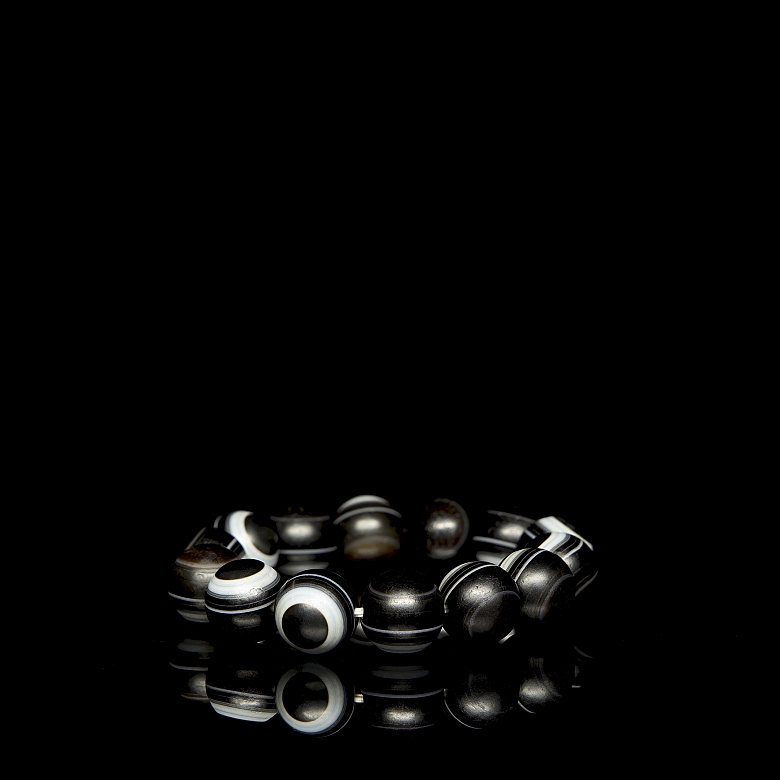 Pulsera con catorce cuentas 