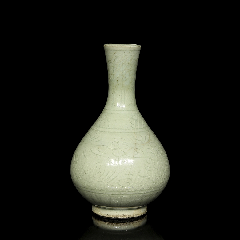 Jarrón de cerámica con esmalte celadón 