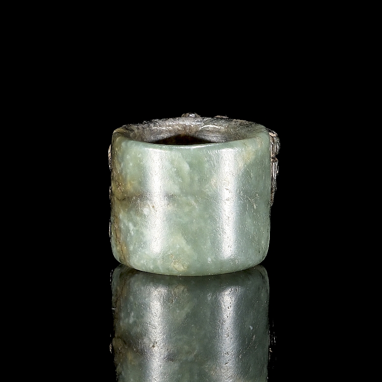 Carved jade ring ‘Bird’, Qing dynasty