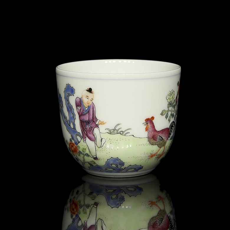 Glazed porcelain cup ‘Landscape and poem’, with Qianlong seal