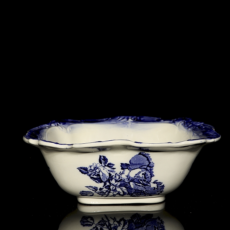 英国瓷质盥洗盆，斯塔福德郡，19世纪末 - 1