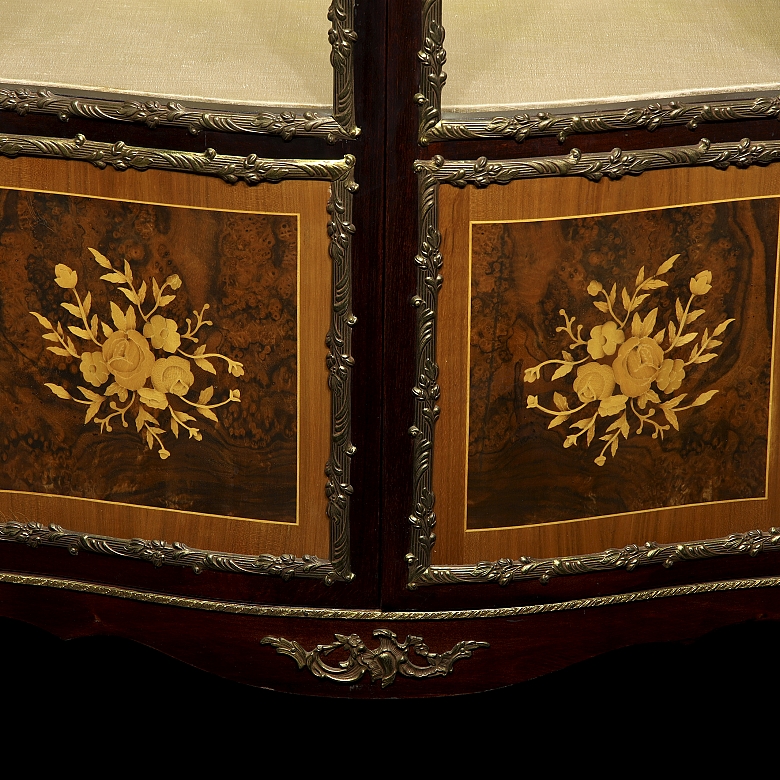 Mueble vitrina expositora estilo Luis XVI, s.XX