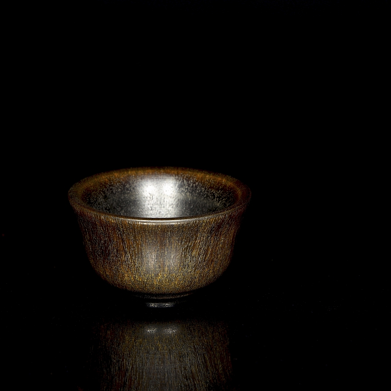 Carved bowl, with Qianlong seal - 1