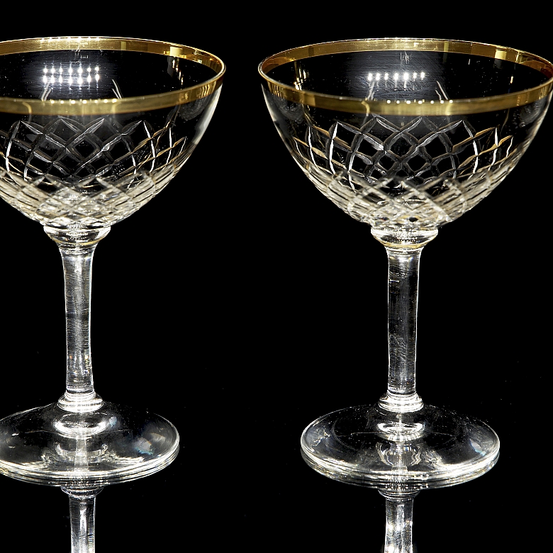 Conjunto de seis copas de licor con filo dorado, s.XX - 3