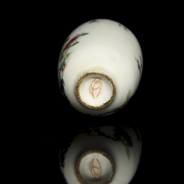 Small porcelain jar ‘Cranes’, 20th century