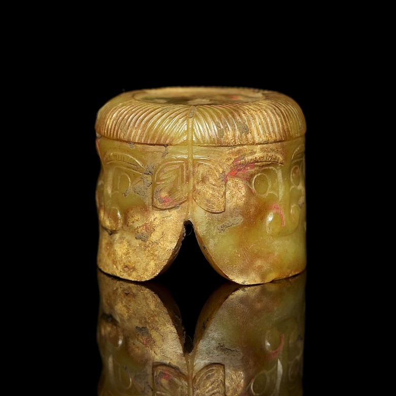Figura de jade amarillo 