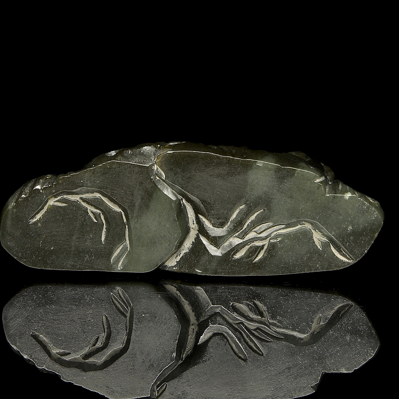 Figura de jade verde espinaca 