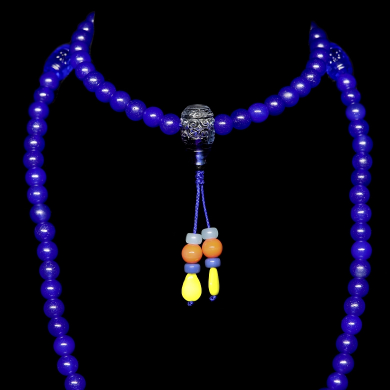 Collar de cuentas de ágata azul, dinastía Yuan