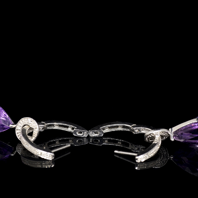 Pendientes en oro blanco de 18k con amatistas y diamantes