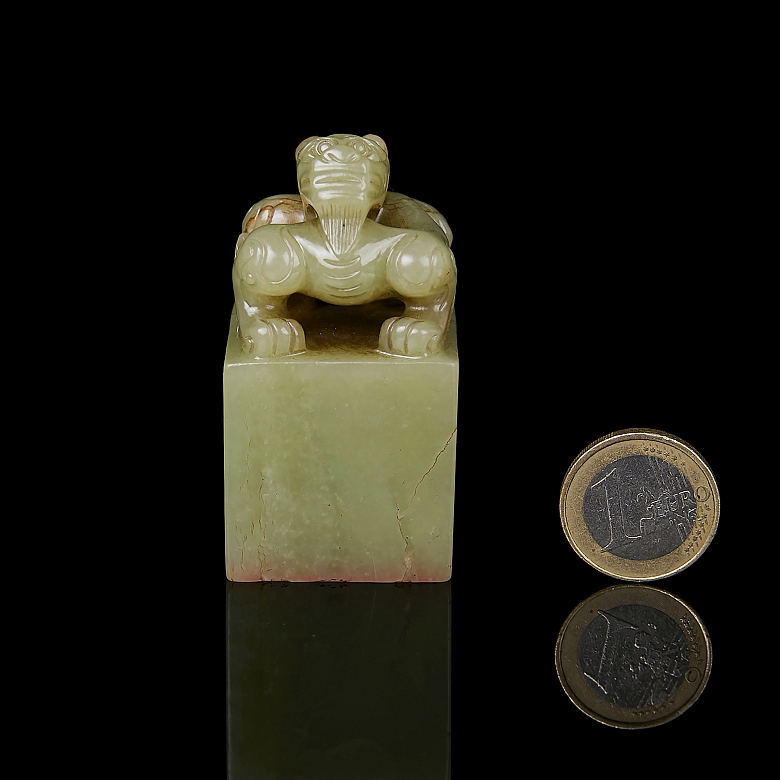 Yellow jade seal ‘Dragon’, Qing dynasty