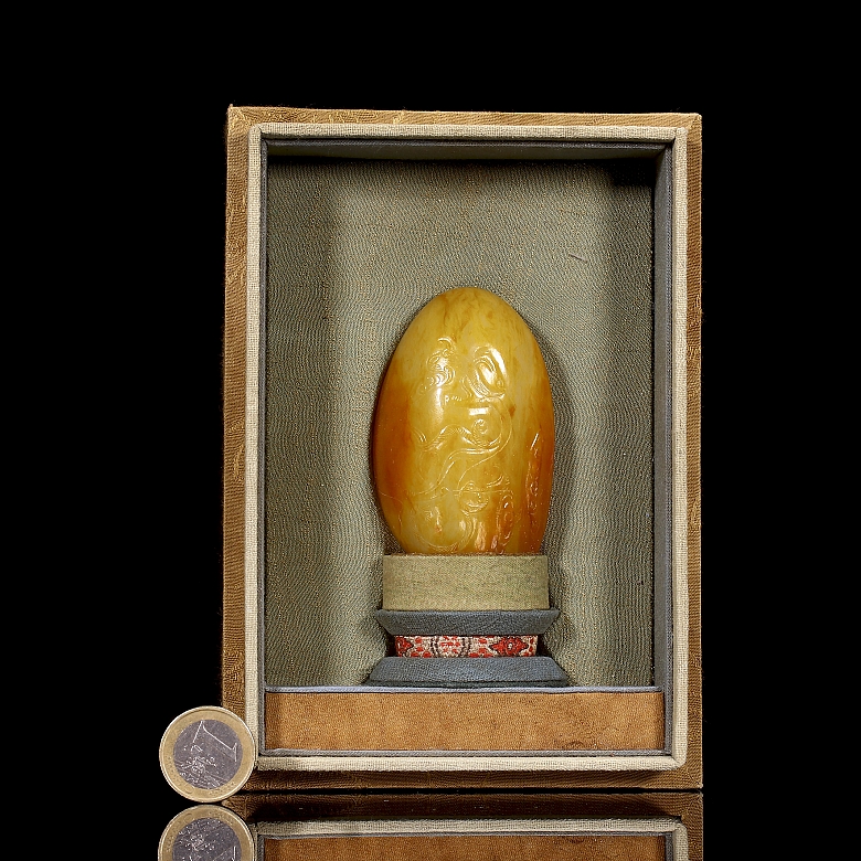 Roca de jade blanco tallado 