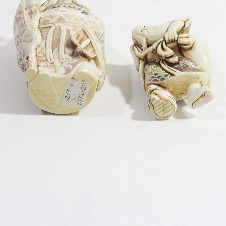 Dos figuras de marfil japones - 2