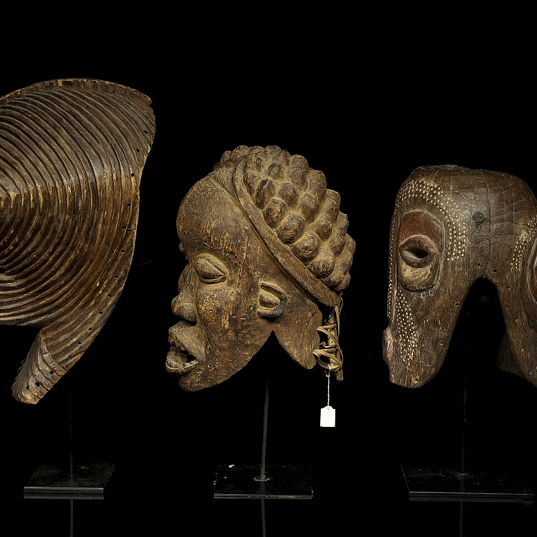 Conjunto de tres máscaras rituales, África occidental, s.XX - 1