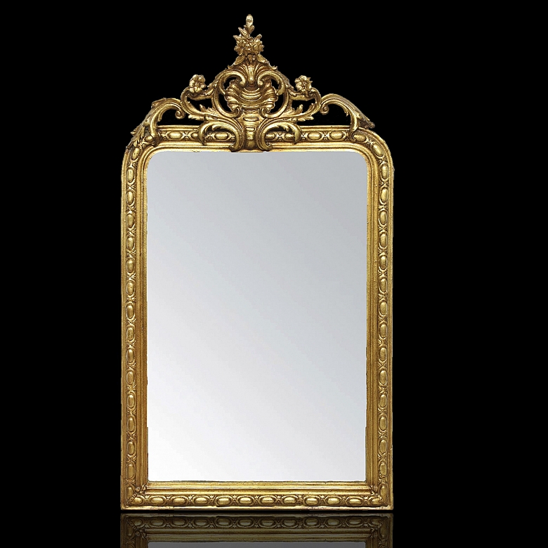 Espejo con marco dorado estilo Luis XV, s.XX