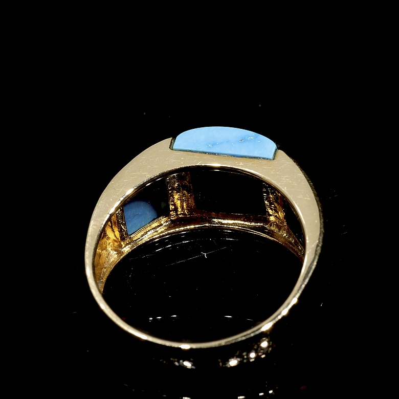 Anillo de oro amarillo de 18K con turquesas
