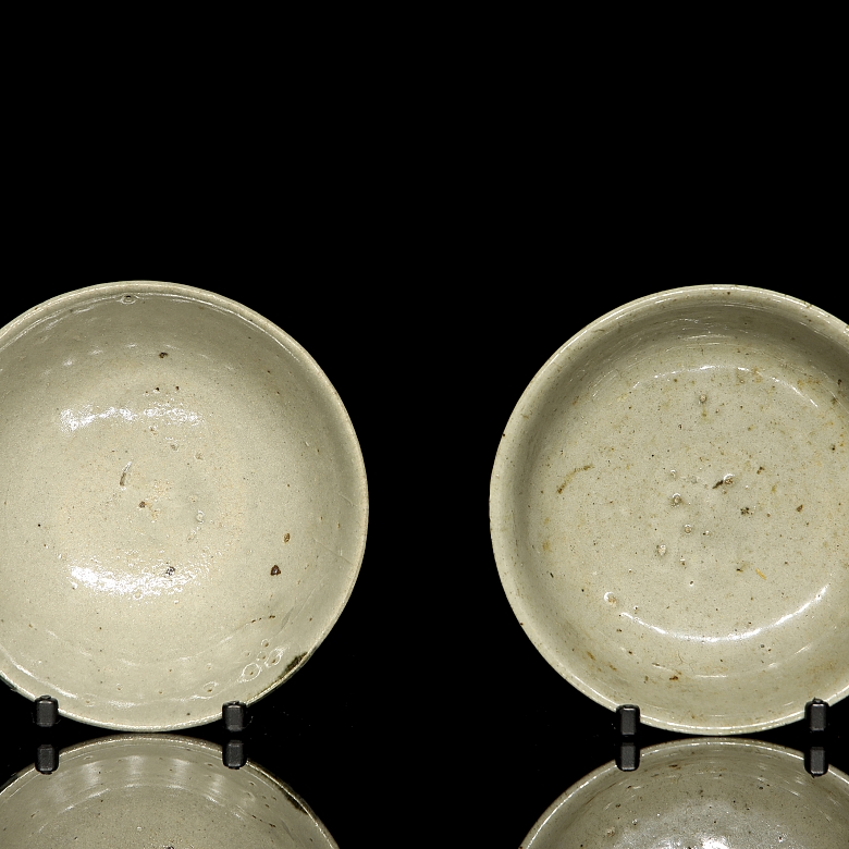 Dos cuencos de cerámica vidriada, dinastía Qing