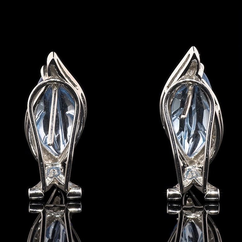 Pendientes en oro blanco de 18k 