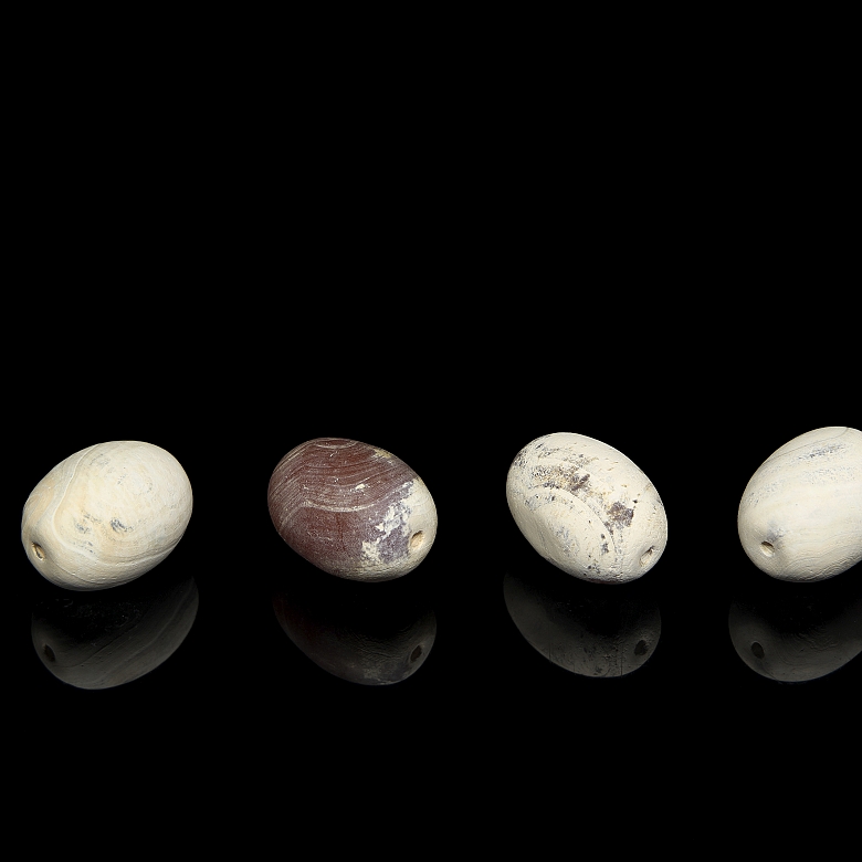 Four large carved stone beads, Qing dynasty - 6