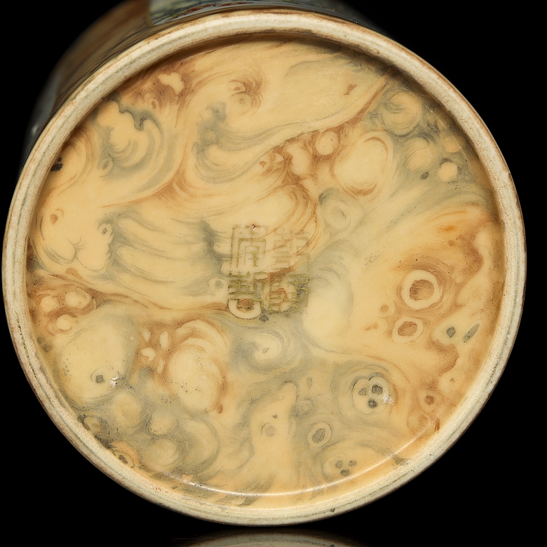 Porcelain Brush Pot ‘Flowers’, with Qianlong Seal - 5